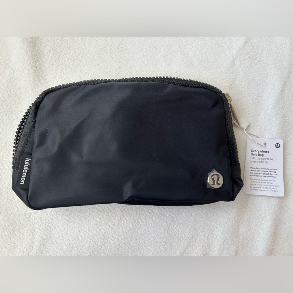 Lululemon everywhere belt bag size 1L